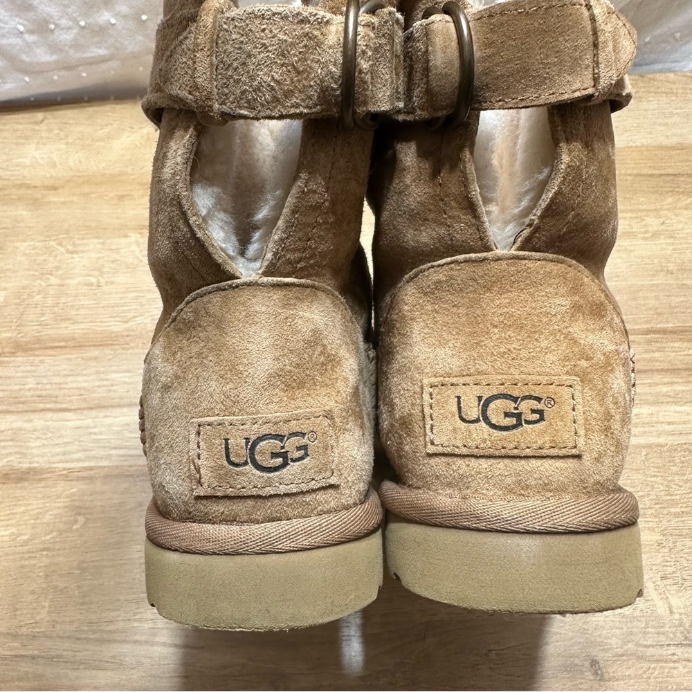 Ugg Remora Buckle Boots - Picture 7 of 11